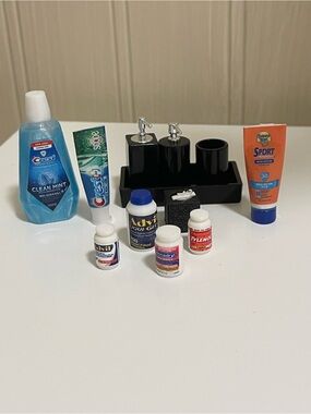 Miniature Dollhouse Scale Bathroom Accessories